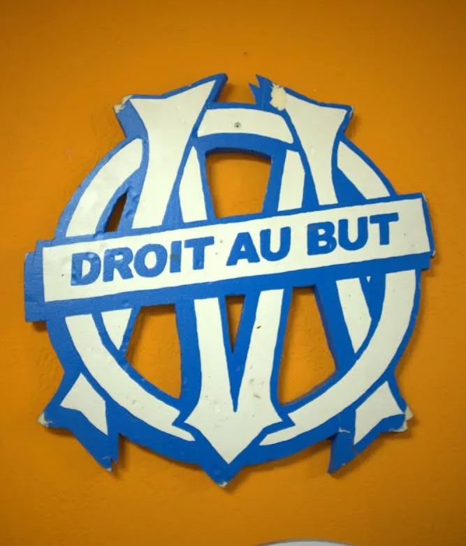 Avec la participation de Rachid Zeroual / Réalisation et montage : Pierrick Mouton / Photographies : Stéphane Guglielmet / Crédits musique : Carlos Puebla – Hasta Siempre ; Van Halen – Jump