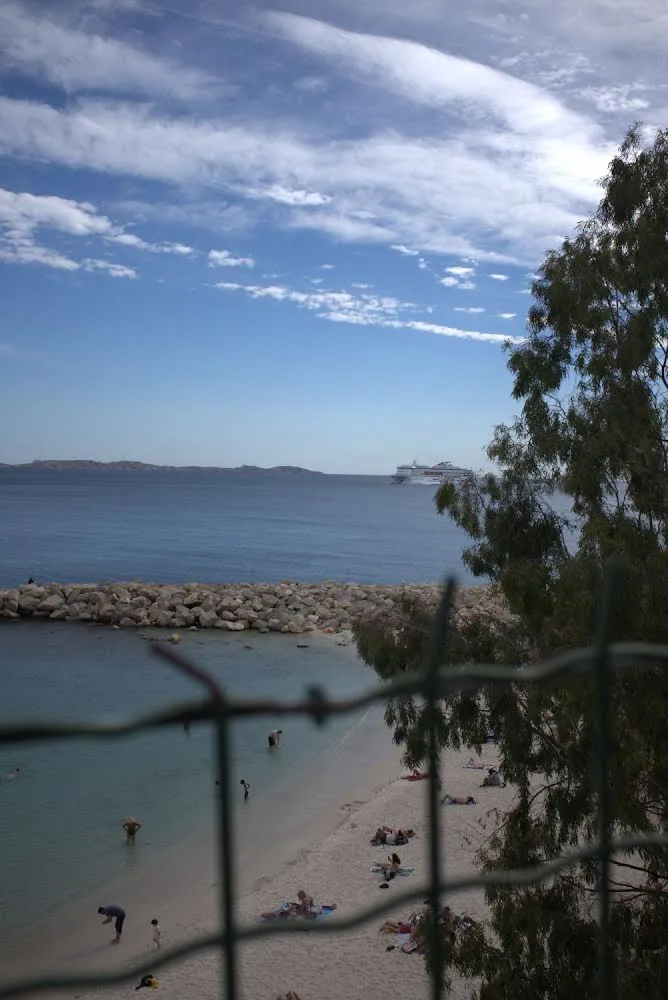 Avec la participation de Jean-François Marc / Réalisation et montage : Pierrick Mouton / Photographies : Stéphane Guglielmet