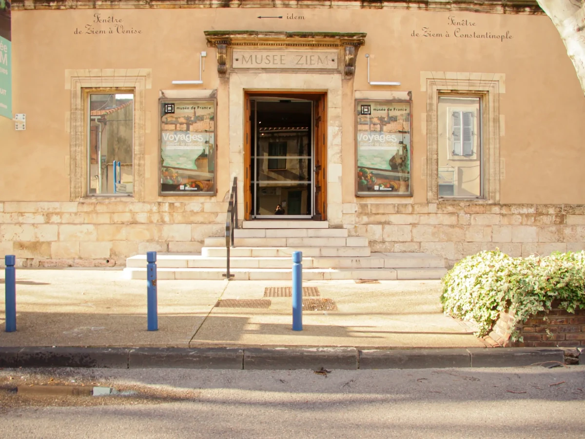 Voyages, Musée Ziem