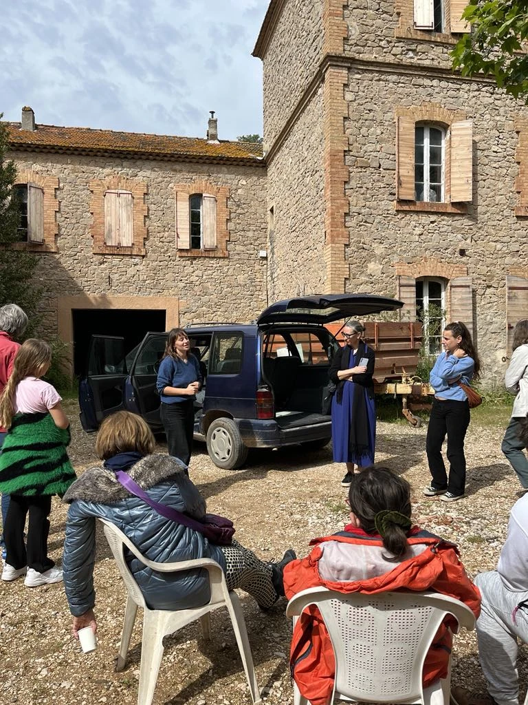Lila Schpilberg, rencontre mi-parcours, résidence tremplin et curatoriale voyons voir à la ferme du Défend<br />
<br />
Crédit photo Nassimo Berthome / voyons voir