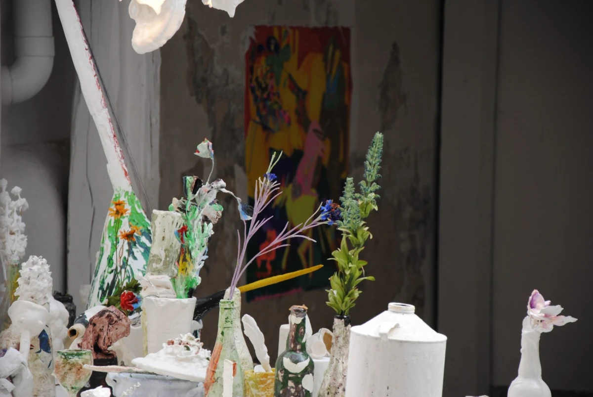 Yassemeqk, Peristoire, 2021 - Clara Cimelli, Panique au château fromage, 2020.  Images ©Théo Eschenauer