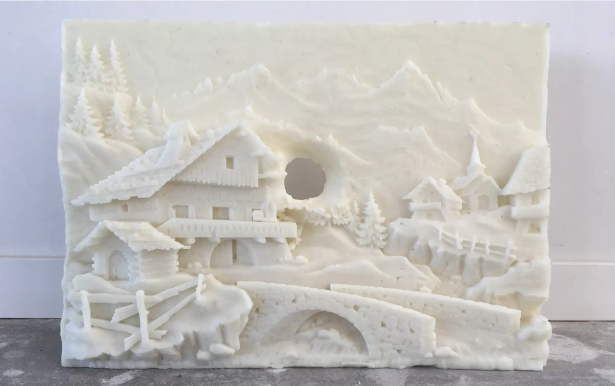 Ludovic Hadjeras, Heimweh, cire trouée par les rayons du soleil, 2021