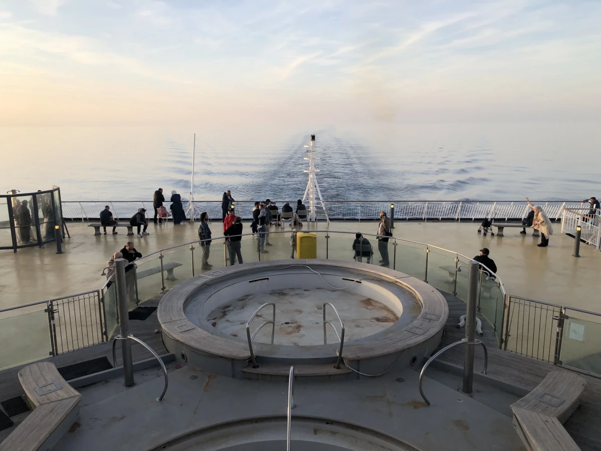 suspended-spaces_oubour