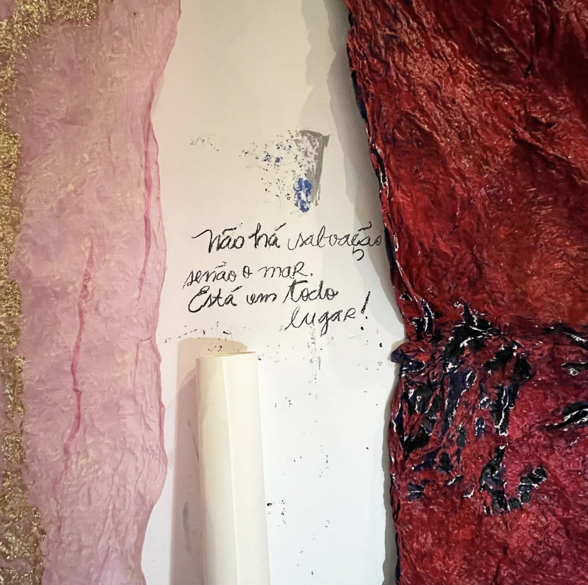 Igi Lola Ayedun, <em>détail d’atelier</em>, Sao Paulo, Brésil, 2024. © Dos Mares.