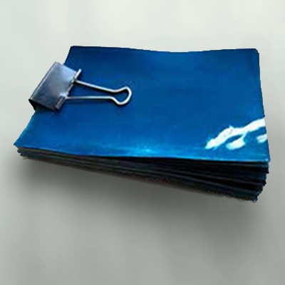 Anna Ippolito *Dispositivo per velocizzare il tempo ( ipbook) ombra su cartoncino avorio, pinze metalliche 10 x 15 cm*