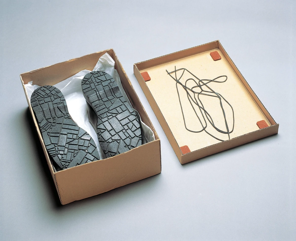 Franck Scurti, <em>Street Credibility</em>, 1998. © Adagp, Paris, 2019.<br />
Crédit photographique: Klaus Stöber. Collection Frac Alsace.