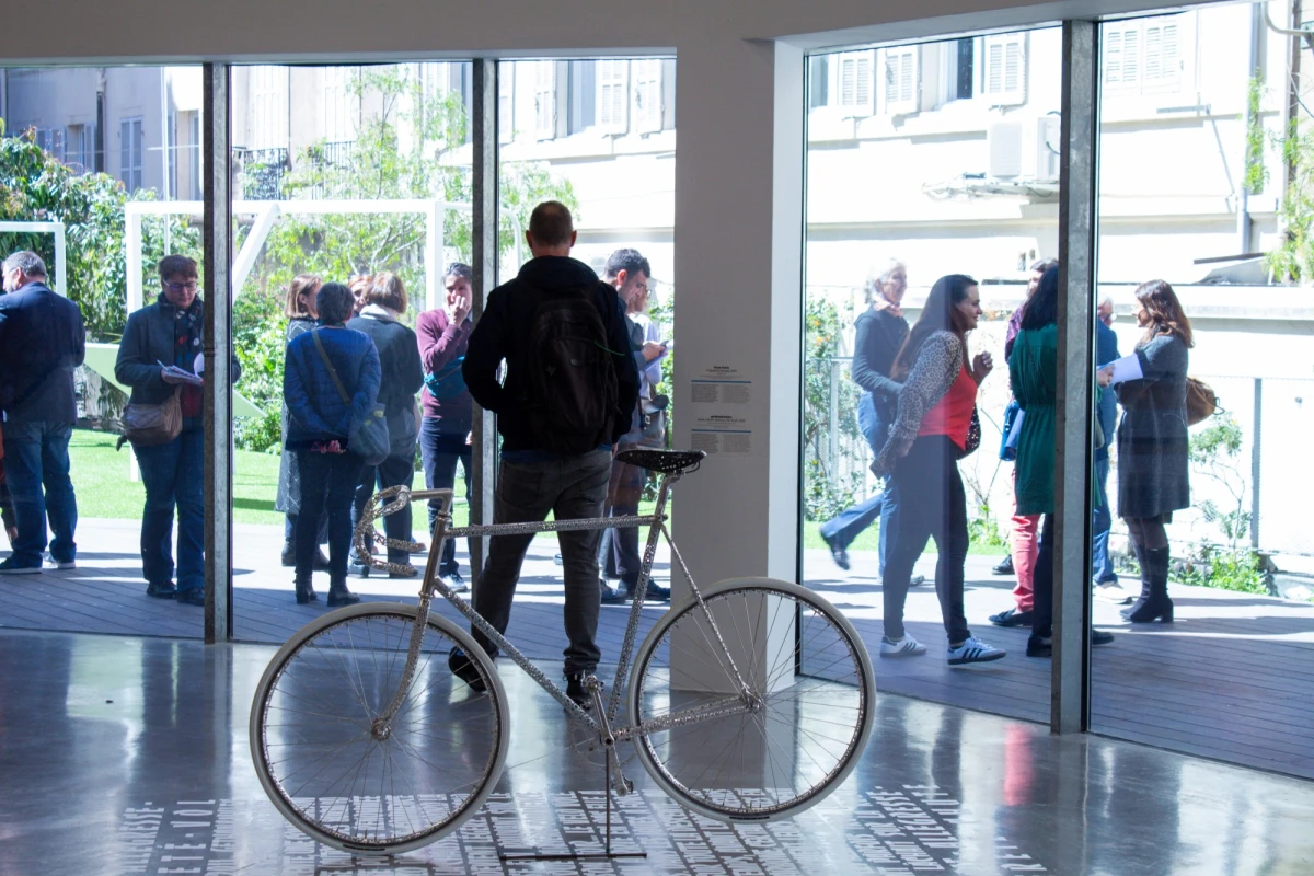 Visite de l’exposition <em>Des exploits des chefs-d’oeuvre</em>, avril 2024. Crédit photo : Adèle Mélice-Dodart