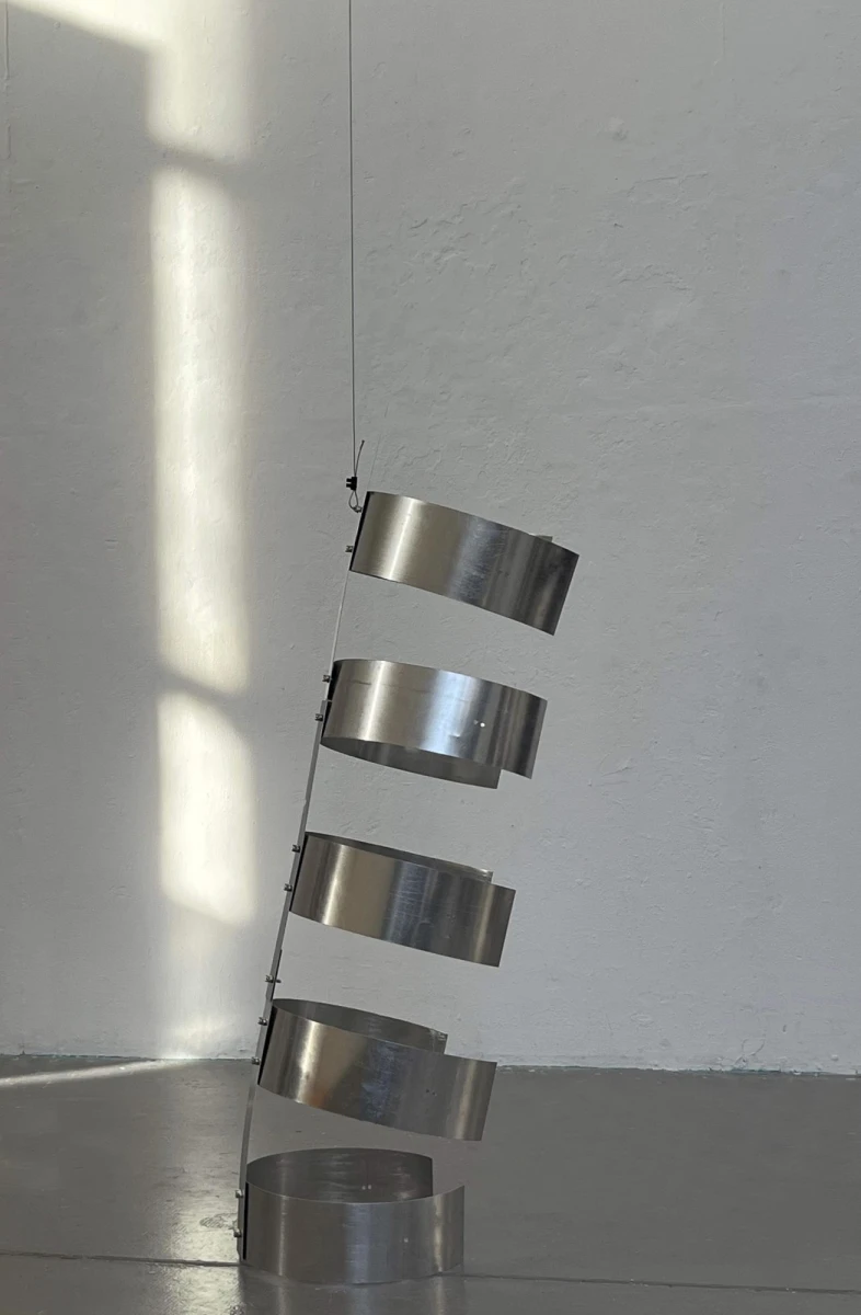 mareechal-marguerite_corset_2023_aluminium_copyright-marguerite-mareechal