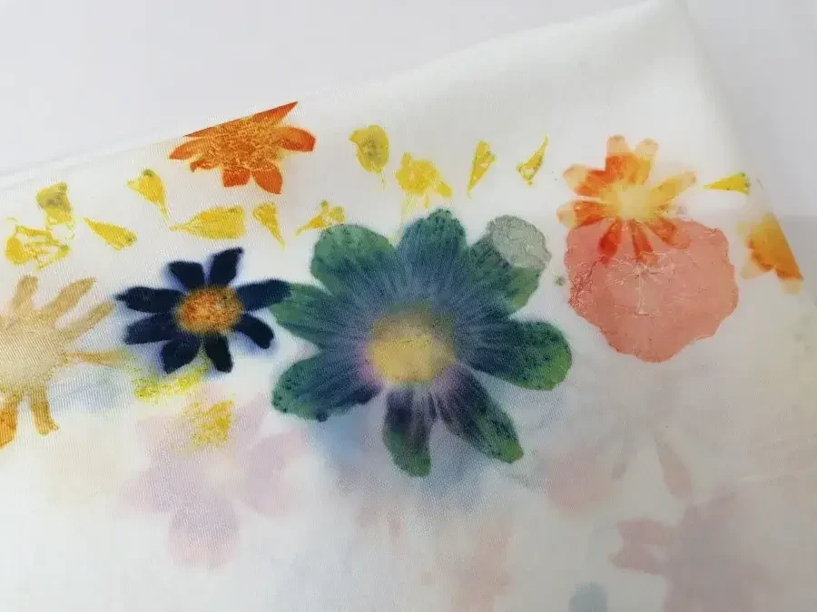 Teinture végétale - Les ateliers Plein-air © Maenad