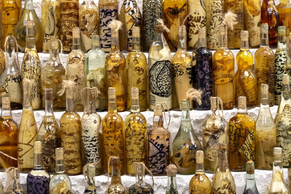 <em>Sépulture aux noyé.e.s</em> Aïcha Snoussi, Memorial to the drowned, 2021. Détail. Crédit photo&nbsp;: Marc Domage