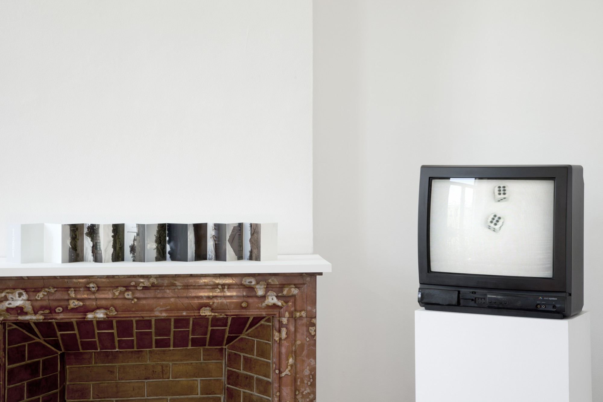2015-05_exposition_salon-du-salon-06_another-cloud_j-rochereau_double-_c-closky_salon-du-salon-6_mg_4682