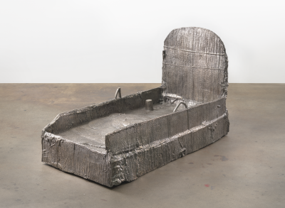 Sterling Ruby, *TROUGH*, bronze, 134 x 116,8 x 226,1 cm, 2014. Courtesy of Gagosian Gallery.