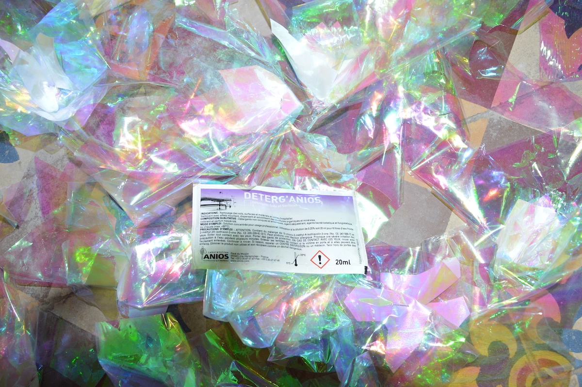 Mégane Brauer, <em>DETER</em> (détail), installation. © Mathieu Henejaert