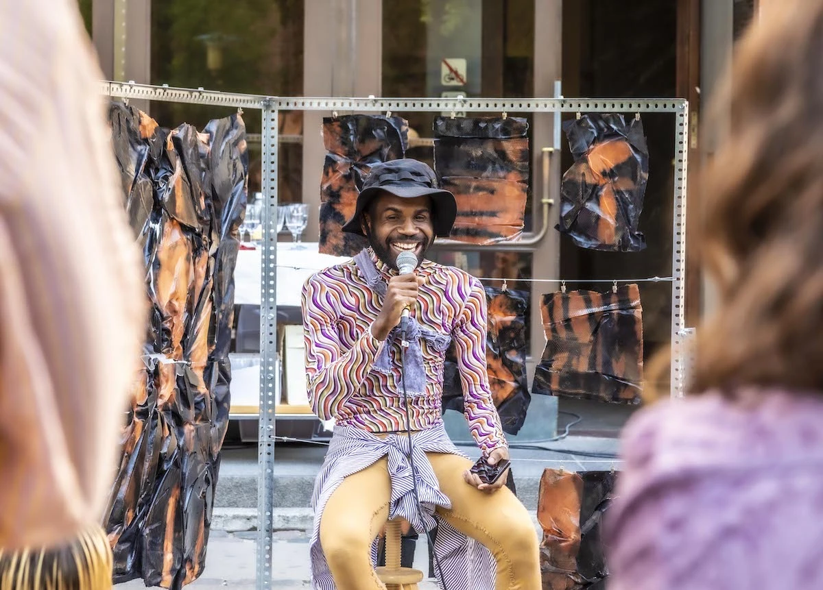 Ndayé Kouagou, <em>Will you feel comfortable in my corner?</em>, performance, ARIEL, Copenhague, 2020. © Malle Madsen.