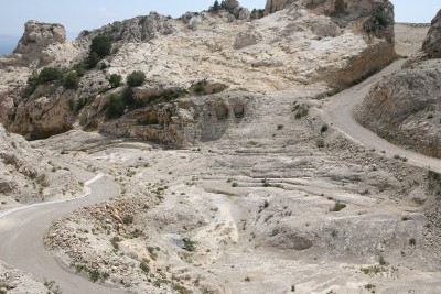 Lara Almarcegui, Les Friches Rio Tinto à L’Estaque, Marseille, 2020.
Production Voyons voir | art contemporain et territoire. Courtesy galerie Mor Charpentier. Collection Frac Provence-Alpes-Côte d’Azur.