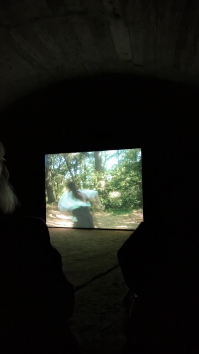 Sortie de résidence et projection du film de Norman Nedellec dans les tunnels du Parc de la Poudrerie Miramas et Saint-Chamas, 2025, photo : Léo Ferreiro, voyons voir