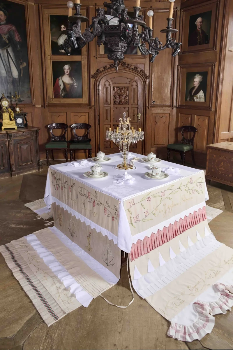 Sarah Espeute, Knit and Weave at Schloss Hollenegg © Flavio Karrer